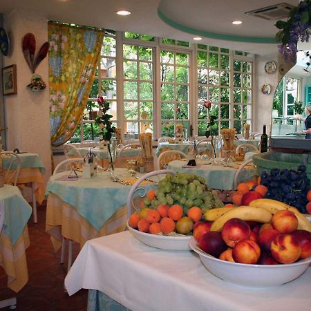 Hotel Marconi Cattolica Dış mekan fotoğraf