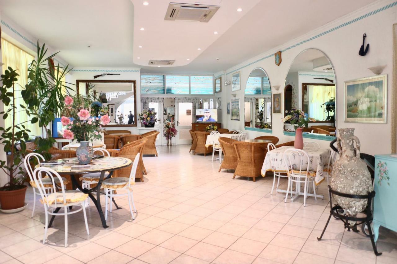 Hotel Marconi Cattolica Dış mekan fotoğraf
