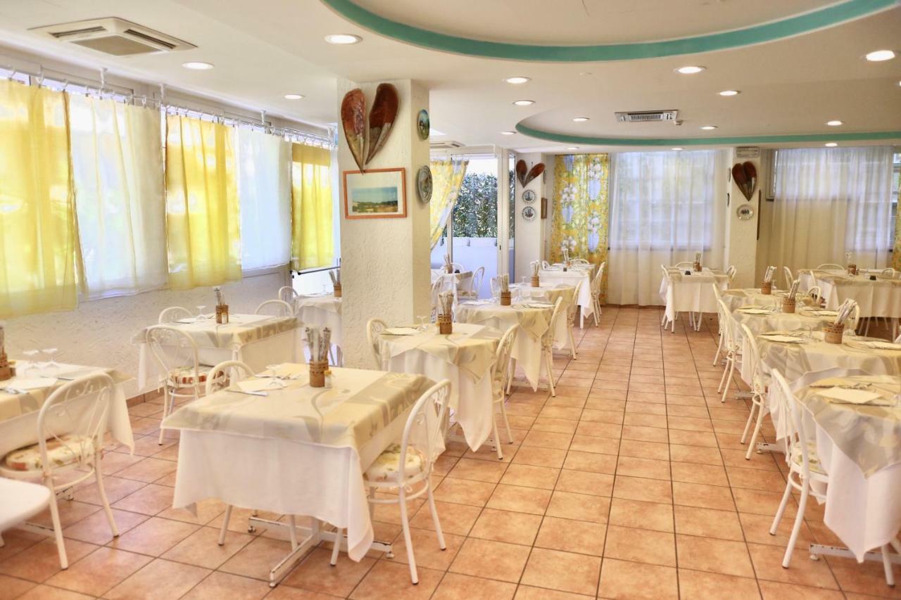 Hotel Marconi Cattolica Dış mekan fotoğraf