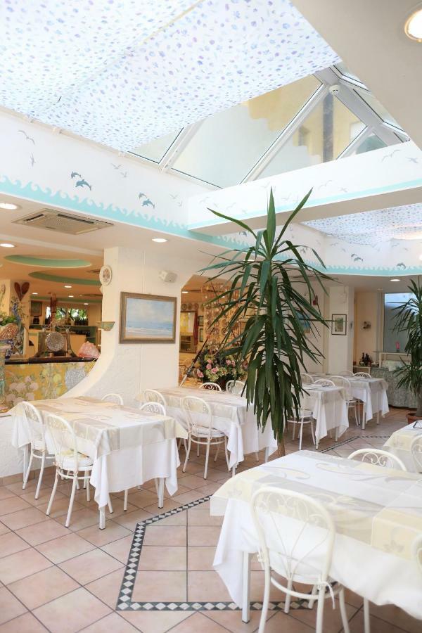Hotel Marconi Cattolica Dış mekan fotoğraf